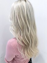 ハイブ 金沢(Hive)&nbsp;ブリーチハイトーンカラーゆるふわロング髪質改善ツヤ髪スタイル