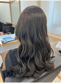 オリーブグレージュ