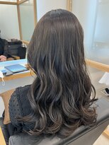 リュクスバトーバイトリコ 船橋南口店(Luxe BATEAU by tricot) オリーブグレージュ