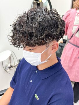 ウェイビーエフティフィフス 横浜西口(WAVEY ft.fifth) 波巻きスパイラルツイストスパイラルパーママッシュメンズヘア