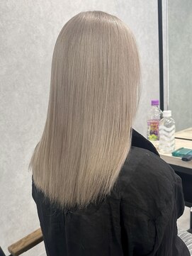 ロウル 渋谷(LOWRL) ホワイトミルクティー/ケアブリーチ/ダブルカラー