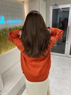 ロンドメリア 天神大名店(Lond Melia) ★斜めバングミディアムヘアグレージュカラーシルキーベージュ★