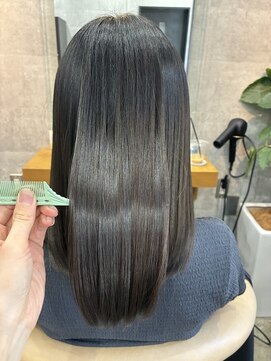 レディオ ザ イシン(LeDio the ISIN) 艶さらストレートスタイル