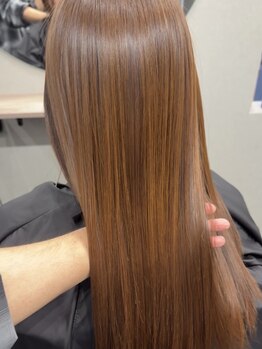 ファーストヘアサロン(1st hair salon)の写真/・トレンドの韓国風レイヤーカットと相性抜群!ナチュラルなストレートで、毛先までまとまる美しい艶髪へ。