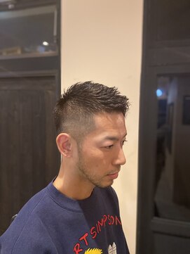 アンクヴィジーズ(anqvigez) ちょい遊び刈りあげ