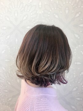 エメラ ヘア ドレッシー(EMERA hair Dressy) デザインカラーな外ハネミディボブ☆