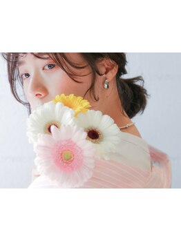 軽く、やわらかく。ツヤも透明感も抜群のスタイルに。