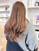 キャアリー(Caary)&nbsp;福山市Caaryナチュラルオレンジカラー冬カラーロングヘア