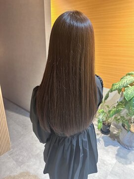 イェル(ELL.) ツヤ感さらさらストレート大人かわいい切りっぱなし20代30代40代