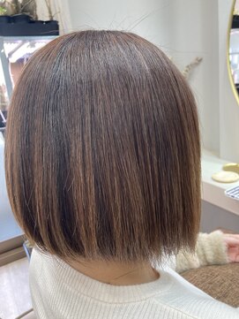 アオ 花咲町(a-o) 艶ストレートツーブロボブ