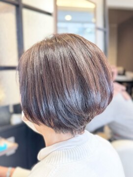 シュヴー 築地(CHEVEUX) 明るい白髪染め/白髪ぼかし/丸みショート/40代/50代/60代/