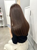 カミエ(kamie) ロングヘアを上質に仕上げるブラウンカラー×カット