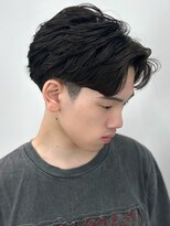 セプト 博多(SEPT.) ツーブロック センターパート 黒髪 ビジネス フェザーパーマ