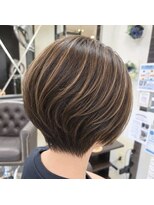 アンジュールクレア(UN JOUR CREA) ショートボブ
