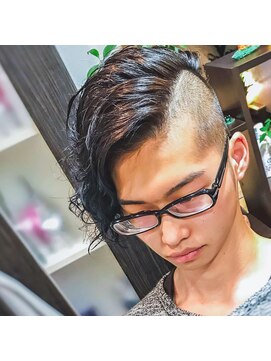 オムヘアーバイグルーマーズ(HOMME HAIR by GROOMER/S) #バイレイヤージュ#KJ#サイドパートモヒカン#Hommehair2nd櫻井