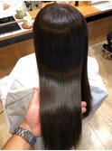 ロングヘアに縮毛矯正