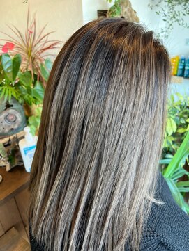 ヘアーサロン プアメリア(Puamelia) 大人かわいい小顔ハイライトカラー透け感ストレート