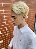 刈り上げUPバング×ホワイトブリーチ