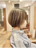 20代30代大人可愛い小顔前下がり丸みショートボブバレイヤージュ