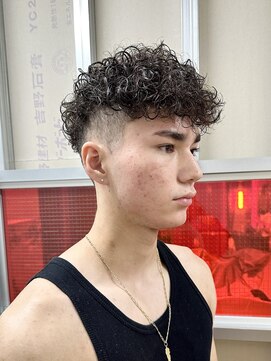 メリケンバーバーショップ トーキョー(MERICAN BARBERSHOP TYO) YS STILE.束感ショート.波巻き.ハイライト.マッシュパーマ134