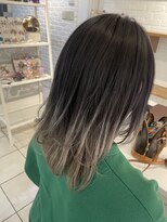 ヴァンカウンシル 春日井店(VAN COUNCIL) グラデーションシルバー×たっぷりレイヤー