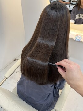 シダ(sida SAIIN) 【高城】朝のストレス解消☆サラ艶縮毛矯正