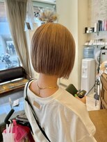 ブロッサム 東中野店&nbsp;ハイトーンホワイトブロンド×韓国風切りっぱなし小顔ボブ