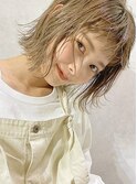 オン眉ワイドバングベージュカラー切りっぱなしボブ外ハネ