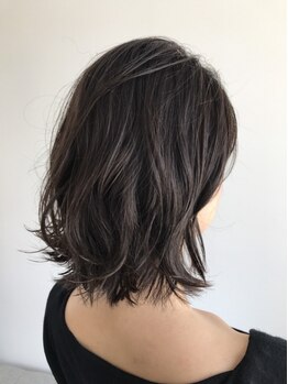 ワンフェイス(ONE FAITH)の写真/【崩れにくく持ちの良い高技術カット】サロンの仕上げを自宅で簡単再現で朝のセットも楽ちんに♪