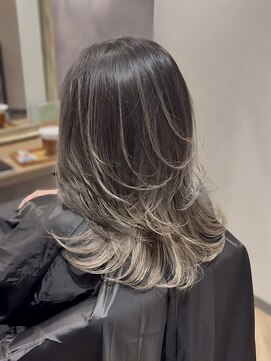 ラビマーニ 箕面店(Labimani) 【Labimani】レイヤーカット×白髪ぼかし(バレイヤージュ)