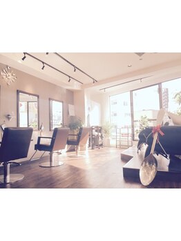 【十三駅/徒歩2分】経験豊富なスタイリストがあなたピッタリのスタイルをご提案します◇メンズも多数ご来店