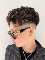 ルーシー 渋谷(LUCEY) 極道パーマホワイトメッシュオールバックパーマフェード短髪