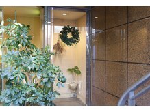 階段を降りるとそこは…