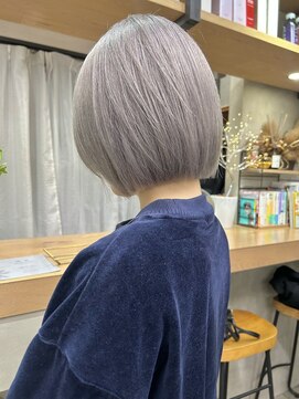 イット(it.) kana ケアブリーチ シルバーグレー