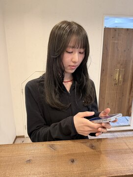 ユニコ(unico) オリーブグレージュ/赤み消しカラー