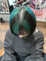 ヲタクに美容室は難しい。&nbsp;ブラック×グリーンの個性派ブロックカラーウルフ