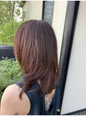 大人女性に秋の流行色、オレンジ濃いめのベージュカラー