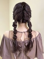 セブンベルベット(7 Velvet)&nbsp;ツイン編みおろしヘアアレンジ/KAORI SHINJYO