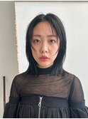 ミディアムレイヤー　黒髪スタイル