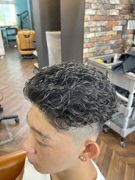クラウン(CROWN) 黒髪極道パーマ