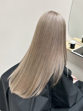 ユウル 横浜(juhl.) ミルクティーグレージュブリーチダブルカラーラテグレージュ横浜