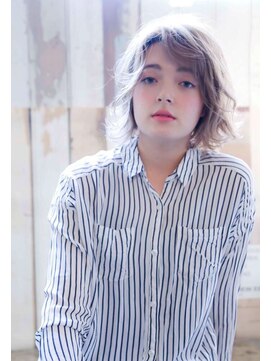 テイラー(Taylor) [Taylor]  ナチュラル外ハネショート♪