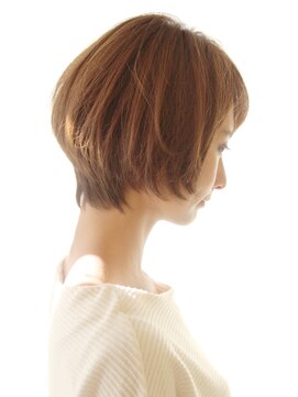 レウナ 外苑前(Reuna) 30代40代に人気シルエットが綺麗に見えるショートボブ