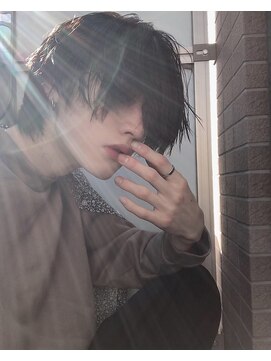 シン(syn) 前髪長めマッシュウルフ