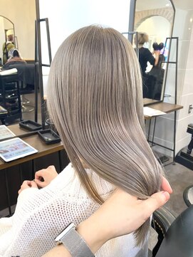 ルクスバイアフィナー(Luxo by Afinar) ホワイトシルバー