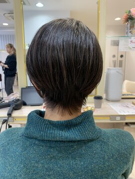 アッシュ 仙川店(Ash) 50代　後ろが気になる方必見！簡単ボリュームUPハンサムショート