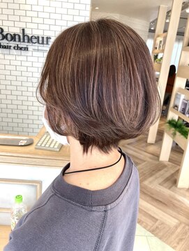 ラボヌールヘアー シェリ 久喜店(La Bonheur hair cheri) 【cheri石川】ナチュラルハイライト/ショート【久喜美容室】