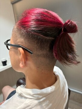 アトリア 横浜(Atria) 漢のワインレッド