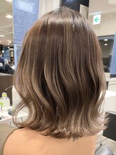 ソワネ 表参道(soigne) 表参道白髪ぼかしハイライトミディアムボブショートボブ40代50代