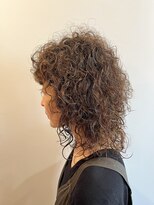 ピュアソウル(Pure Soul)&nbsp;くせ毛を楽しむミディアムウルフ　NYドライカット